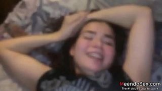 Восемнадцатилетняя русская тёлка кончает во время траха с волосатым мужиком